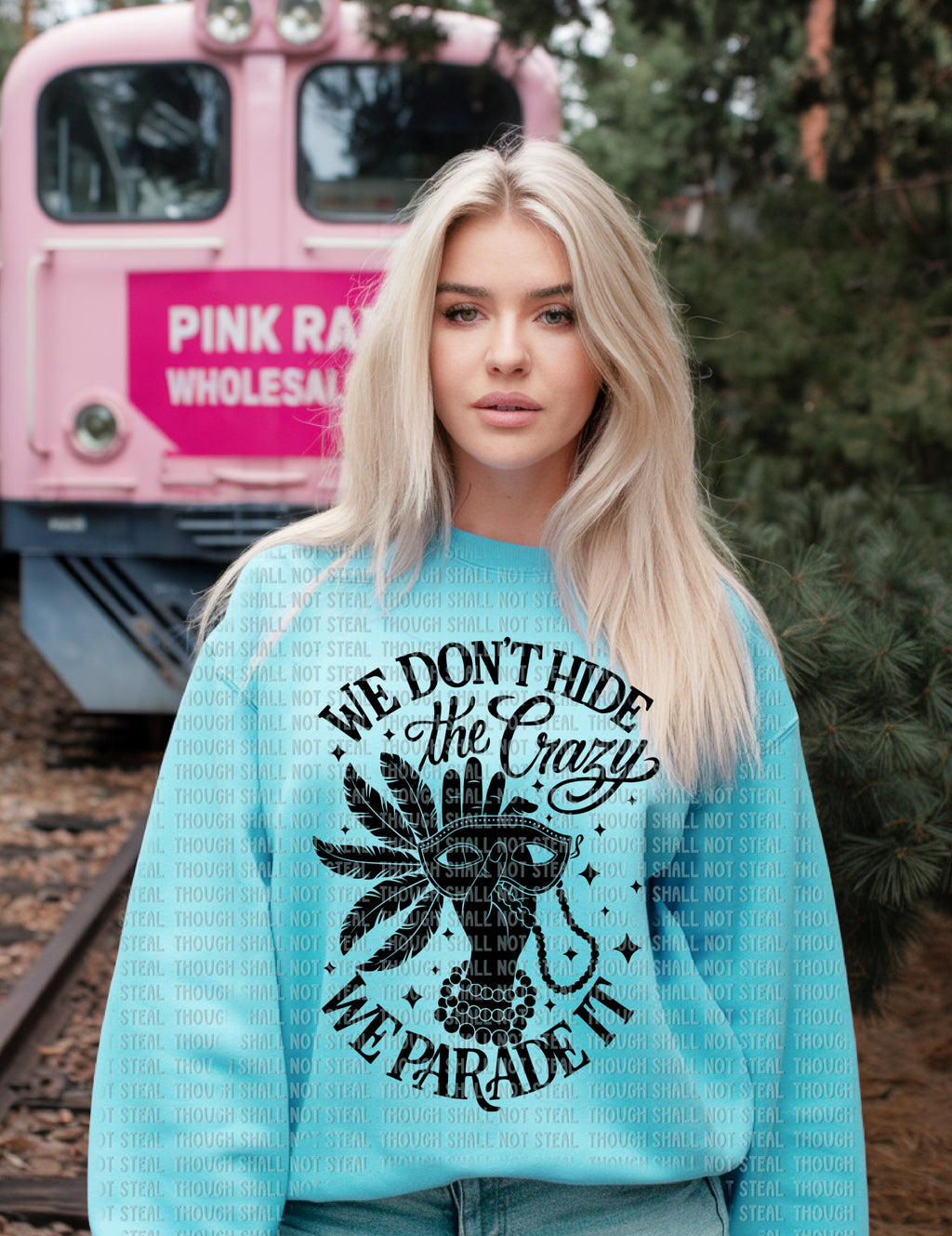 09-66 A Black - We Don_t Hide The Crazy Completed Tee