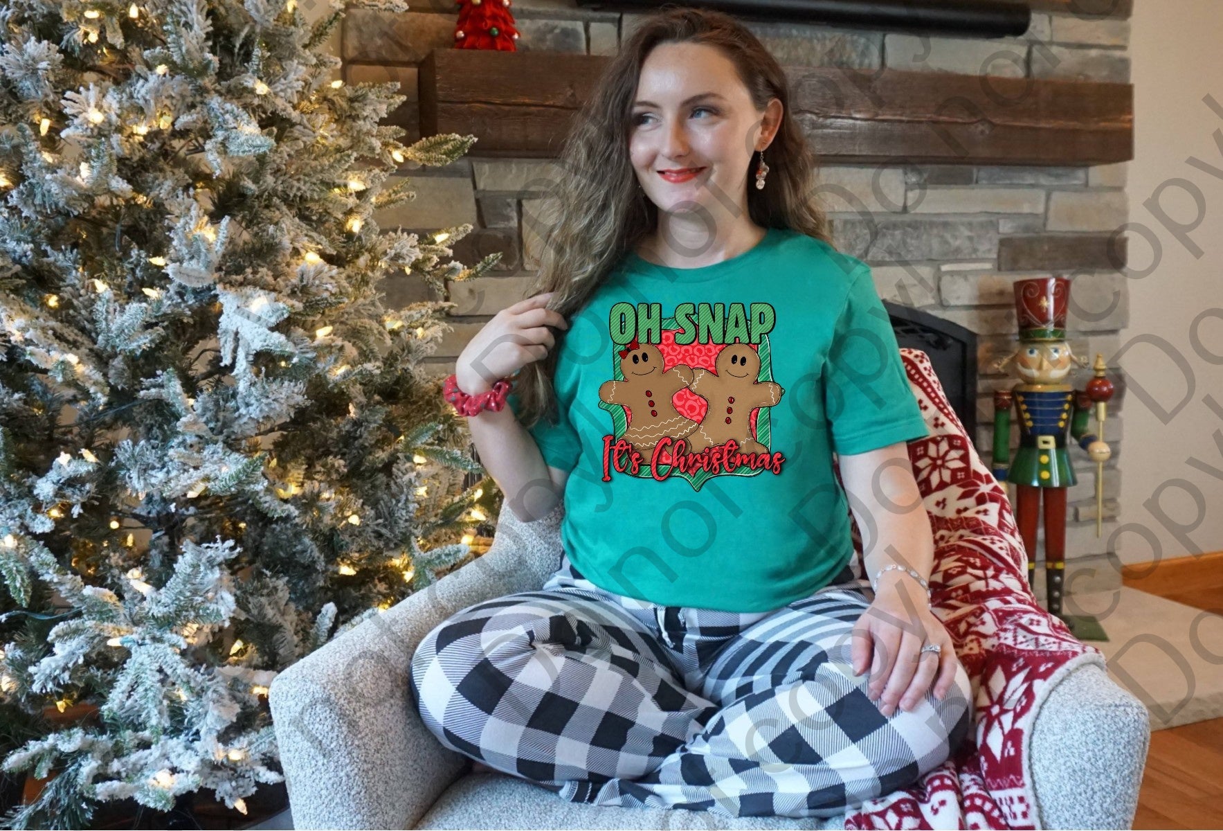 12-397_Oh_Snap_It_s_Christmas_Green Completed Tee